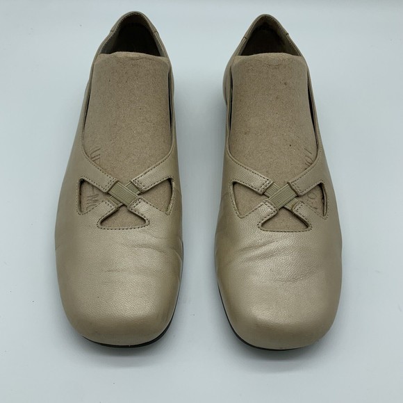 TROTTERS Shoes 7.5 M Flats CrissCross Strap Leather Pearl Beige Gold T3018 $125 - Picture 3 of 10